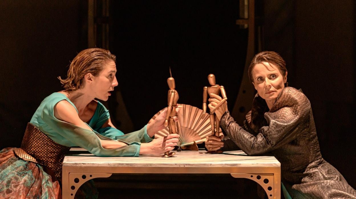 Marta Poveda y Aitana Sánchez-Gijón, en una escena de 'Malvivir'