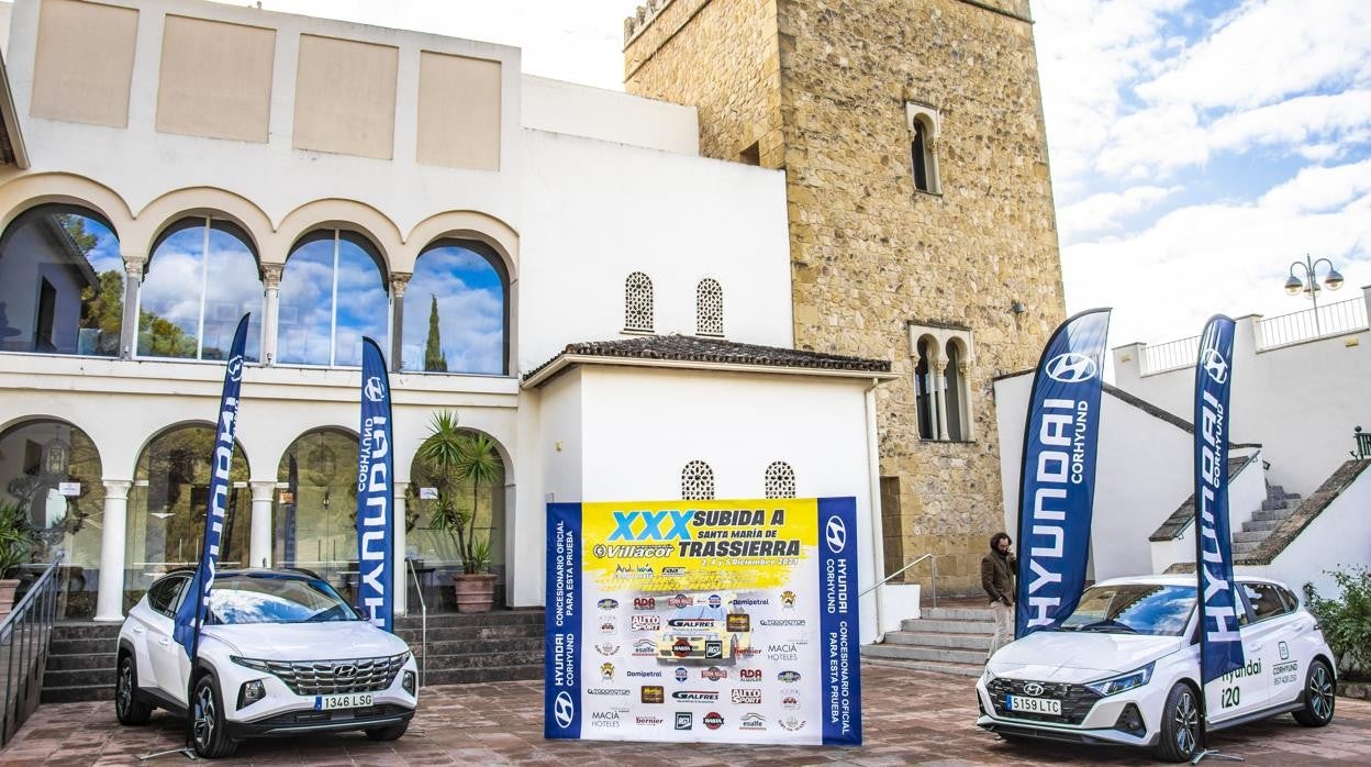 Los vehículos durante la presentación de la carrera este martes en Córdoba