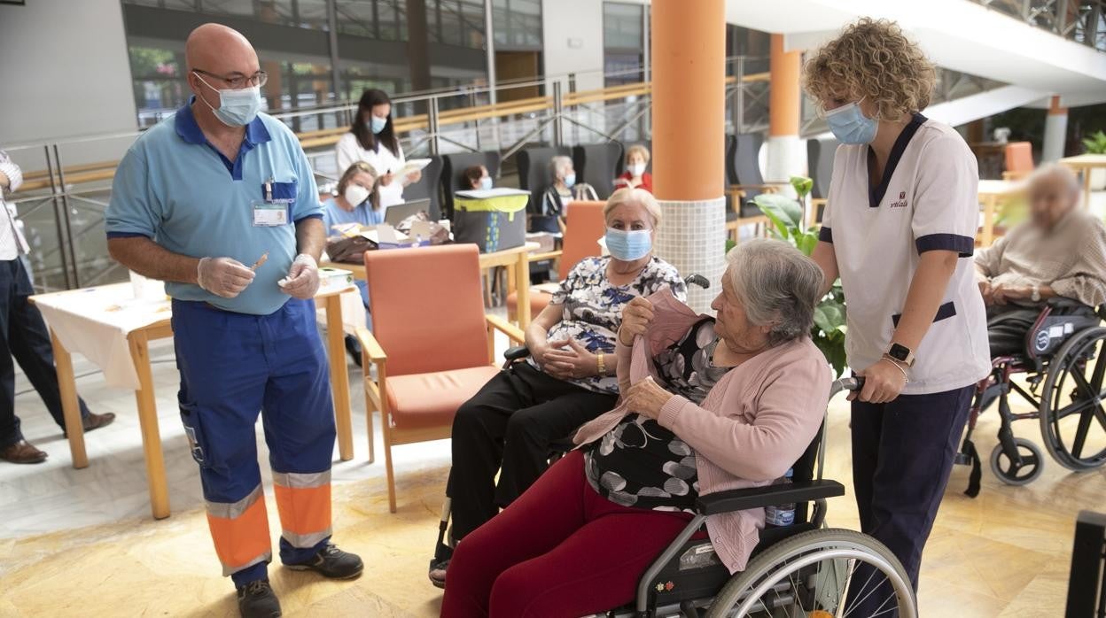 Quienes quieran entrar en las residencias de la tercera edad tendrán que presentar a partir de este martes un certificado Covid