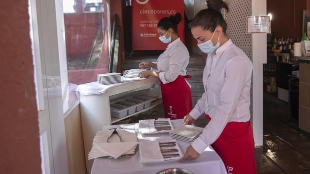 La sexta ola del Covid causa ya un goteo de cancelaciones de comidas de Navidad en Córdoba