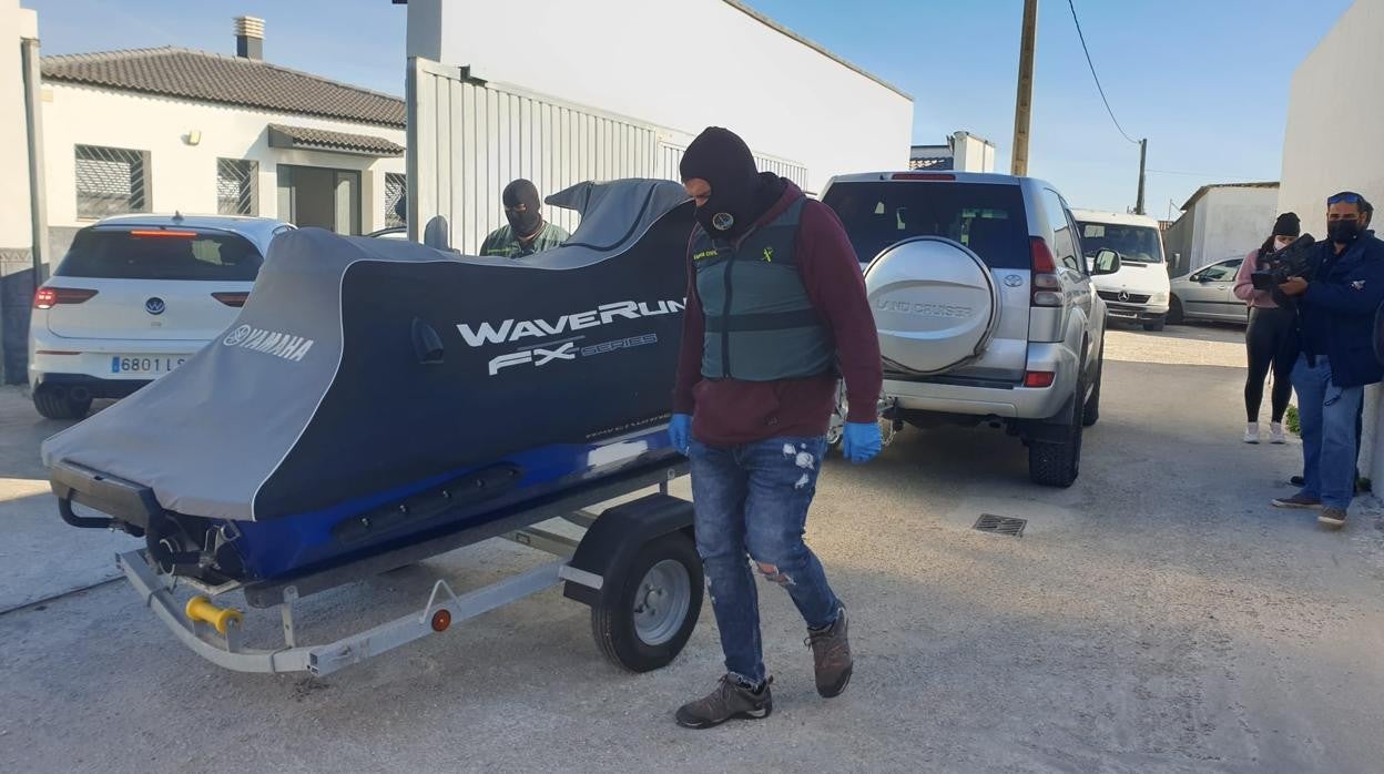 Imagen de la moto acuática intervenida en la vivienda del hijo del líder de la organización