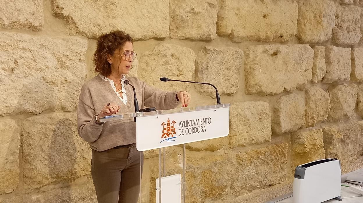 La edil socialista Maribel Baena, en el Ayuntamiento de Córdoba