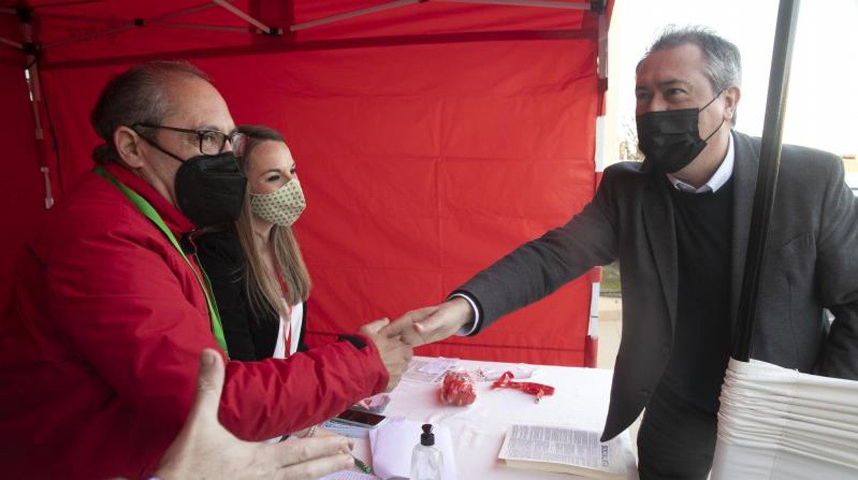 Espadas se desplazó a Baena en Córdoba para acompañar a sus compañeros socialistas