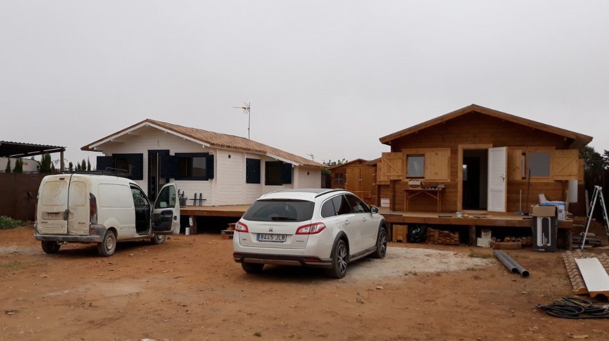 Viviendas ilegales precintadas por la Junta en la localidad gaditana de Vejer