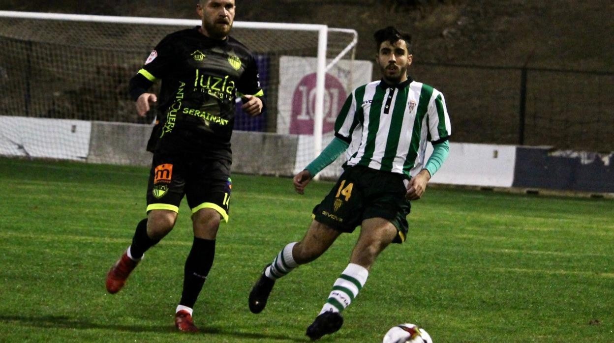 El Córdoba B jugó este jueves ante el Antequera un amistoso en El Maulí