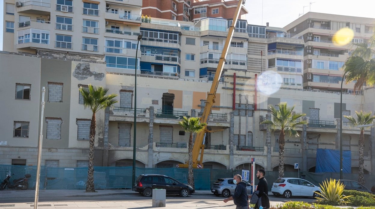 Obras en el edificio del Paseo de la Farola que acogerá el centro de Google