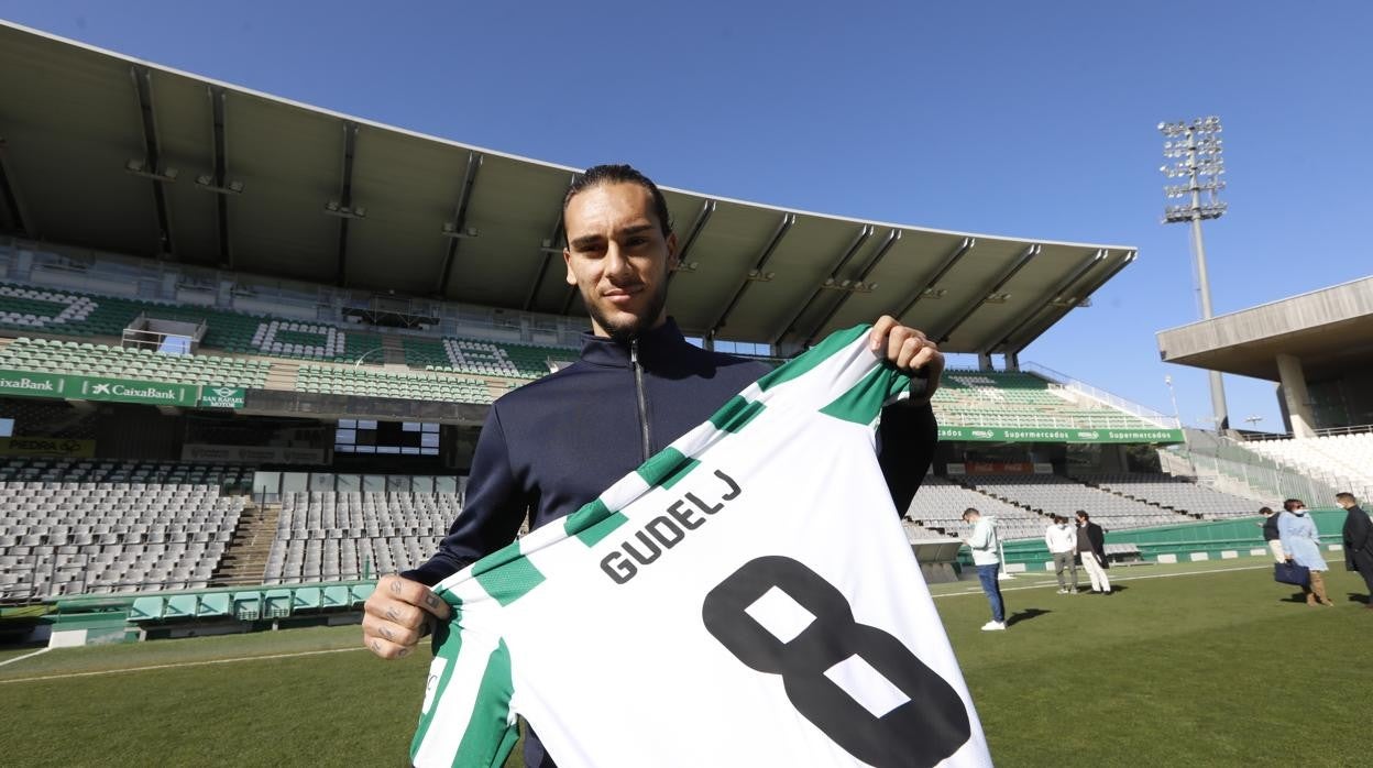 El defensa del Córdoba Dragisa Gudelj, durante la presentación con el Córdoba CF