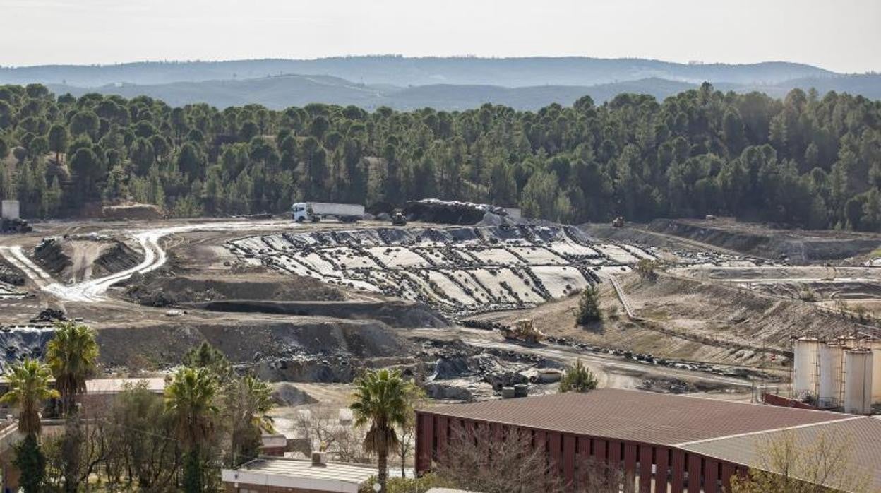 Imagen del vertedero de Nerva en su actividad diaria