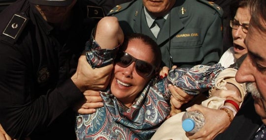 Isabel Pantoja a la salida de los juzgados de Málaga