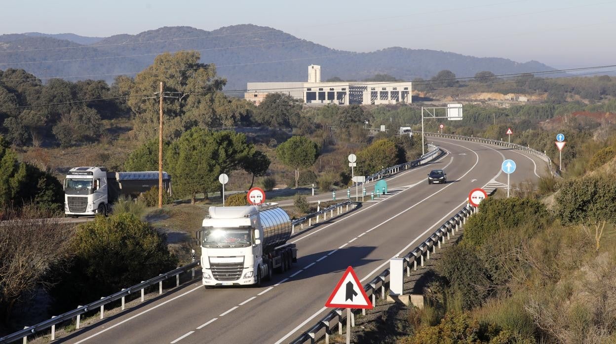 Carretera N-432 a su paso por Espiel