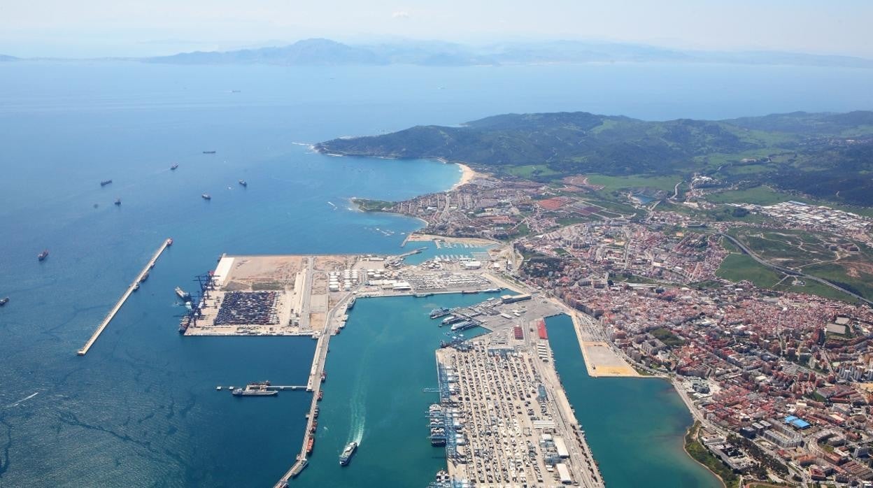 Imagen aérea del puerto de Algeciras