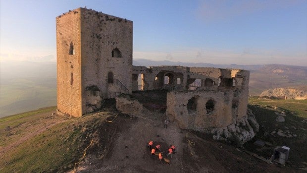 Hallan la entrada al alcázar de Teba, la ciudad que citó Julio César en su guerra contra Pompeyo