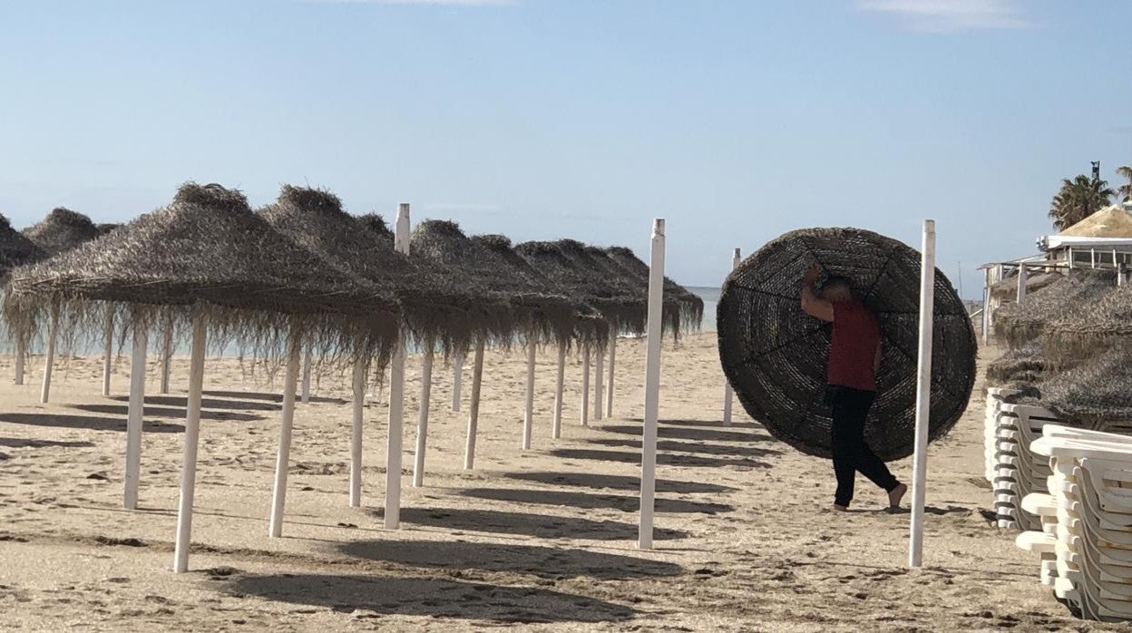 Los empresario recuperaban los parques de hamacas en Fuengirola