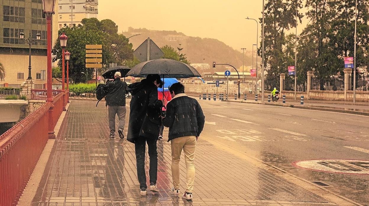 Imagen de la calima en Málaga