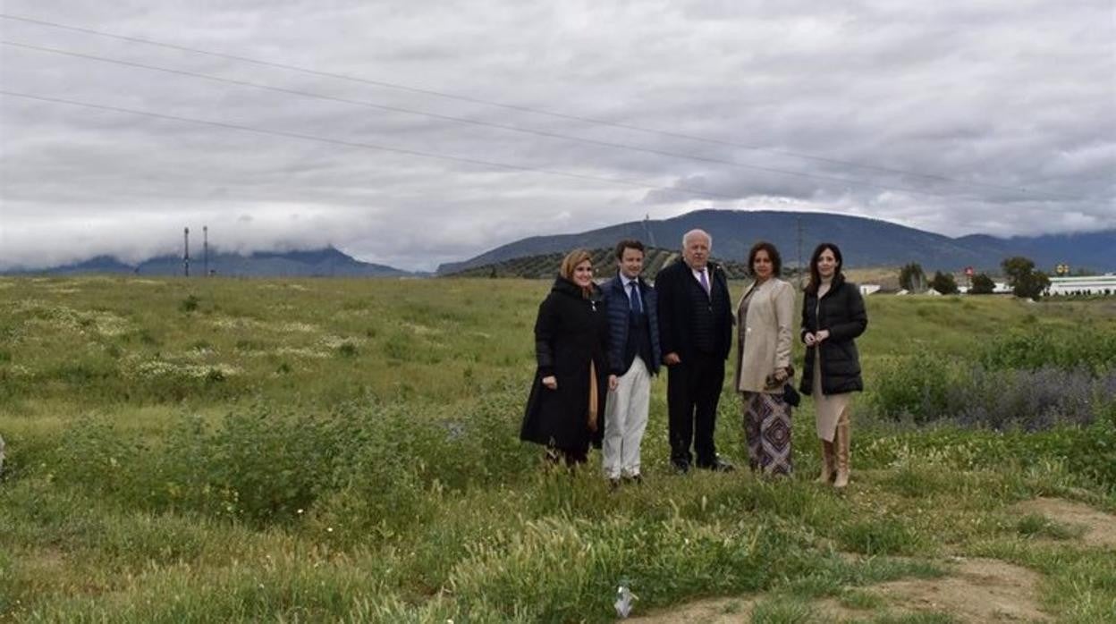 Jesús Aguirre visita los terrenos donde se levantará la Ciudad Sanitaria de Jaén
