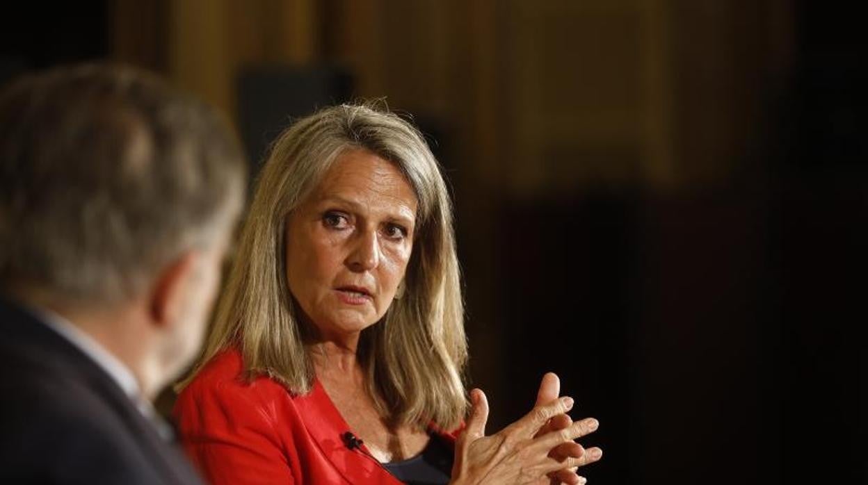 Isabel San Sebastian conversa con José Calvo Poyato en un foro organizado por ABC en 2021