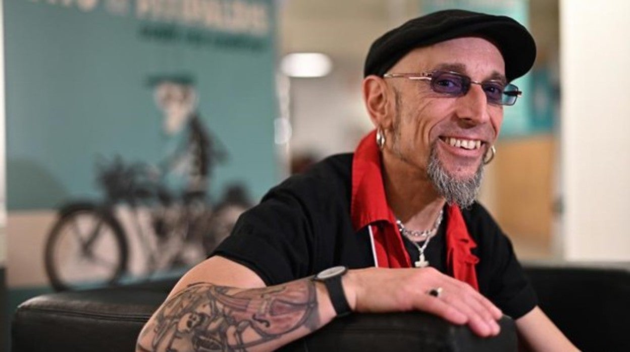 Fito Cabrales durante la promoción del disco 'Cada vez cadáver'