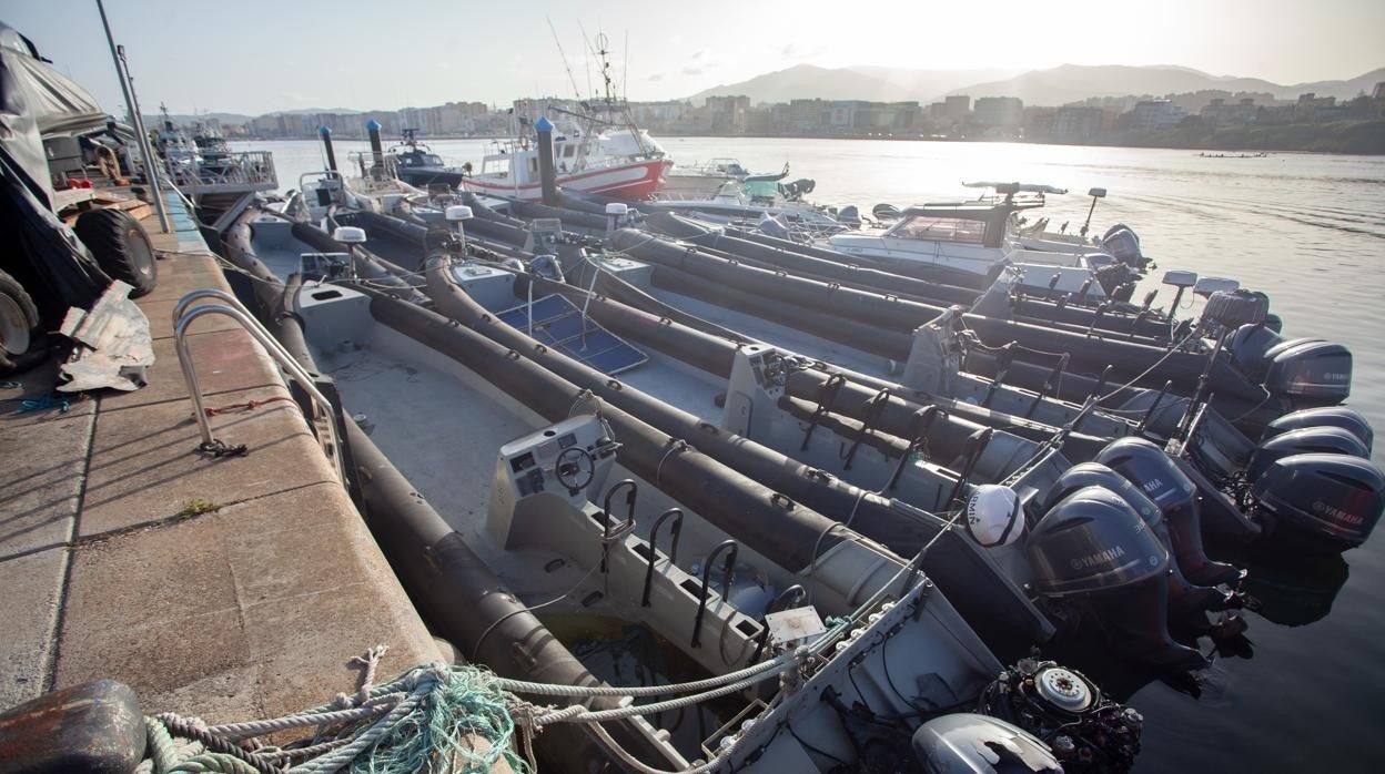 Narcolanchas aparcadas en el Puerto de Algeciras