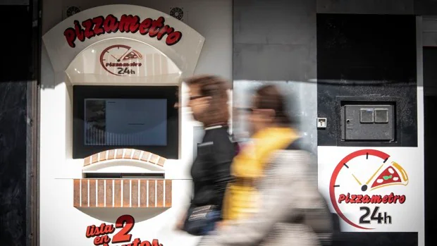 Granada inaugura su primer 'cajero automático' de pizzas