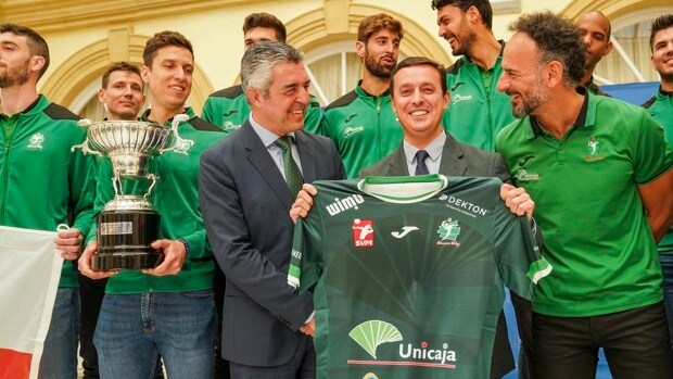 La Diputación recibe al Unicaja Voleibol Costa de Almería por su 12 Superliga