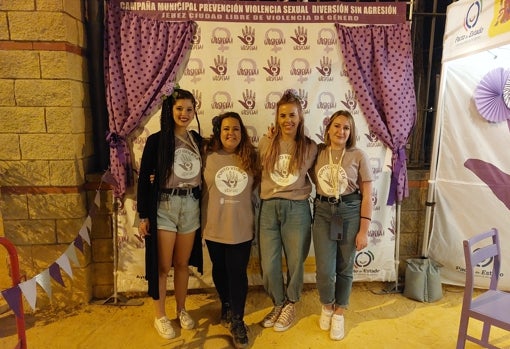 Las trabajadoras del Punto Violeta, en el photocall