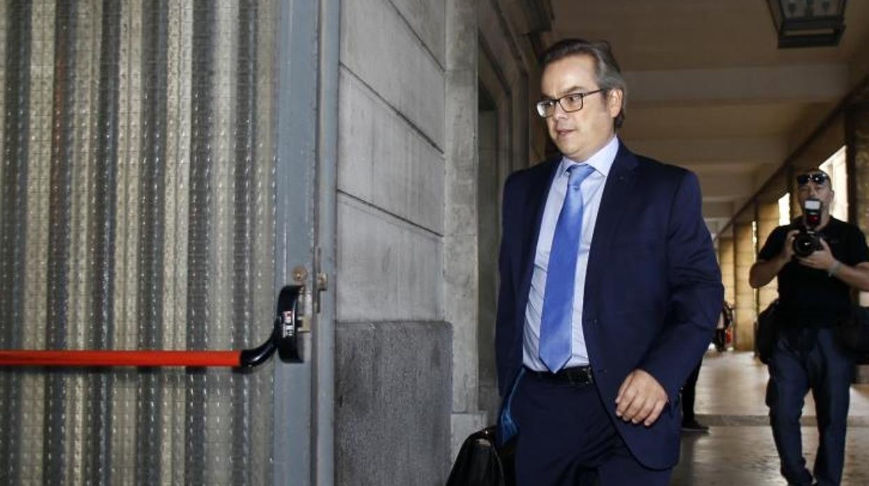 El juez del caso ERE, José Ignacio Vilaplana, llegando al juzgado de Sevilla