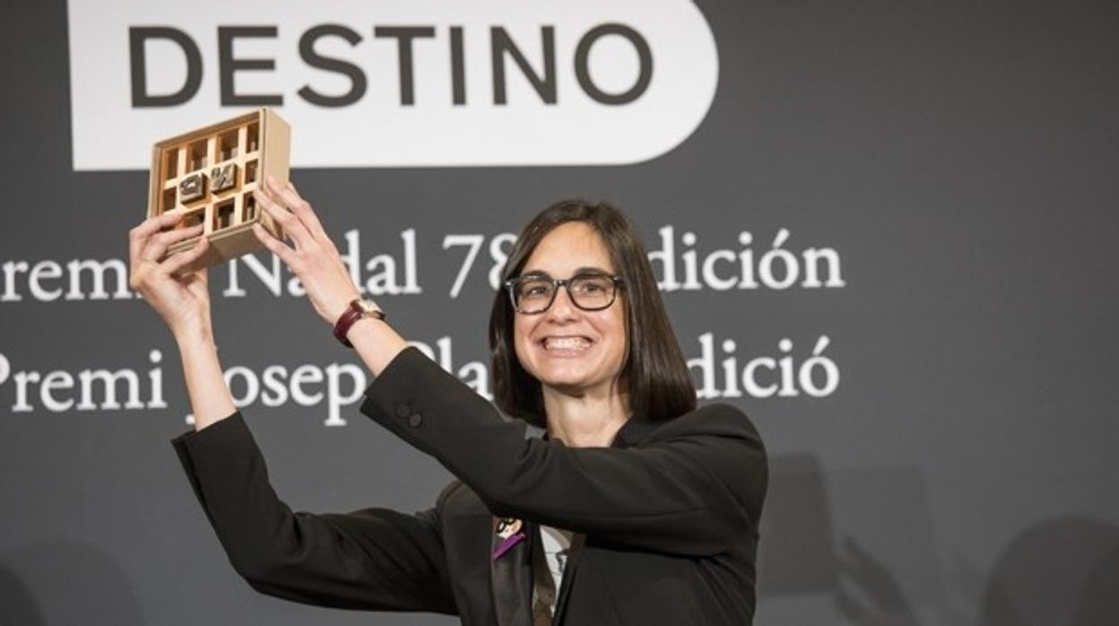 Inés Martín Rodrigo al recibir el Premio Nadal