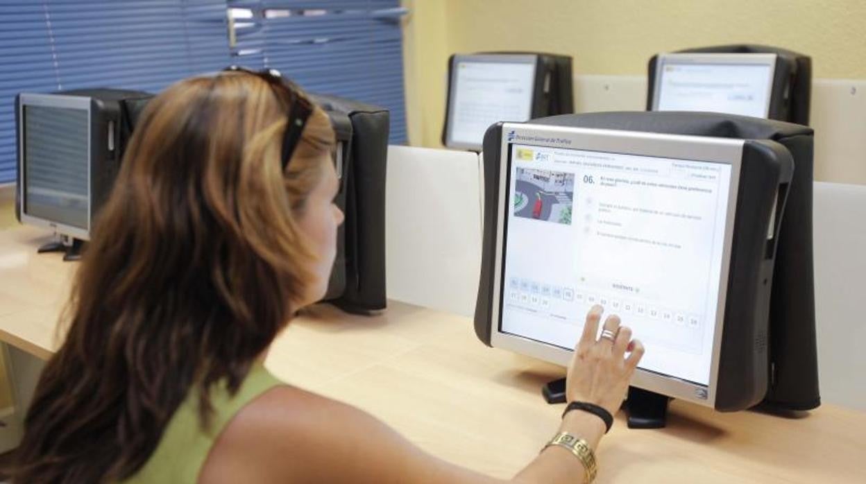 Examen teórico de tráfico en Córdoba, en una imagen de archivo
