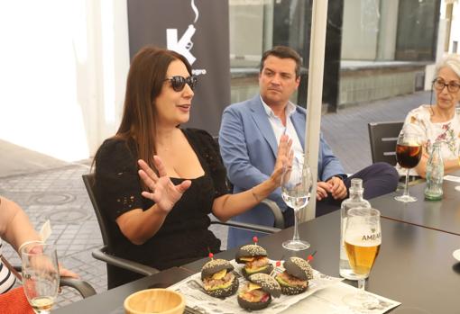 Redondo junto al alcalde