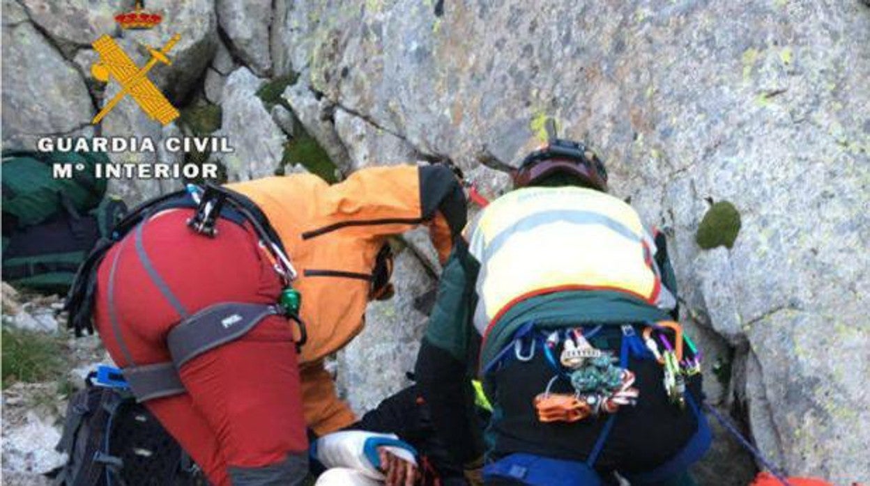 Miembros del equipo de rescate de montaña de la Guardia Civil, en una imagen de archivo