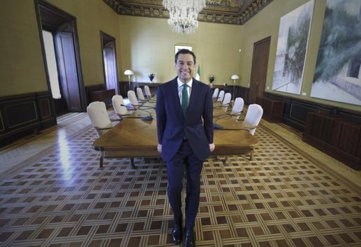 Moreno, ante la mesa del Consejo del Gobienro que tendrá que tomará posesión el 25 de julio