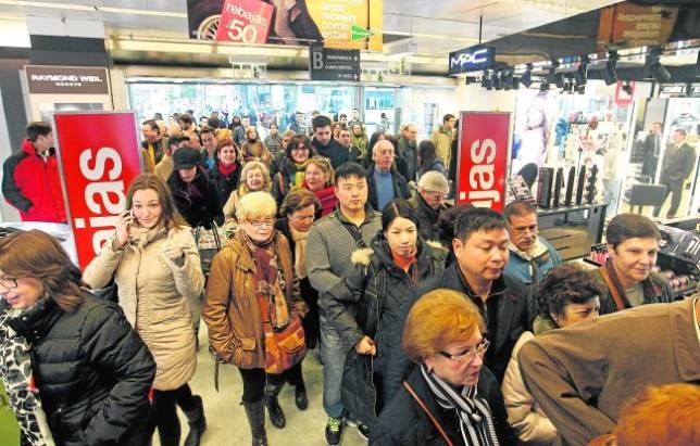 El comercio confía en consolidar la reactivación del sector con las rebajas