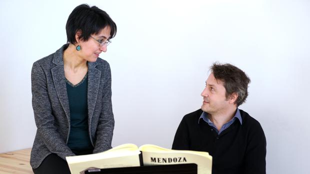Elena Mendoza y Matthias Rebstock durante los ensayos de «La ciudad de las mentiras»