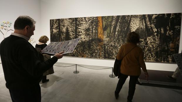 Asistentes en una de las exposiciones de CaixaForum