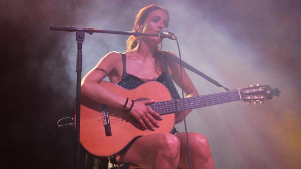La cantante y compositora Bebe, durante su concierto en Sevilla