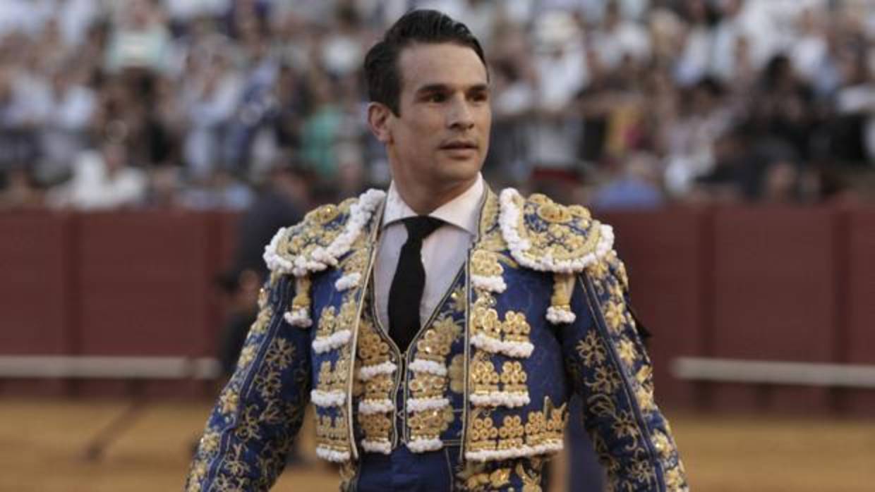 El diestro José María Manzanares será operado en Sevilla ara «evitar la posibilidad de una tetraplejia»