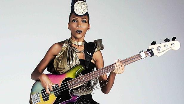 Nik West, bajista de Prince, deja plantados a los sevillanos en el Festival Soulville