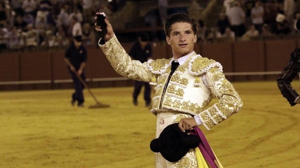 Villita, el mejor de la final, gana el ciclo de promoción en Sevilla