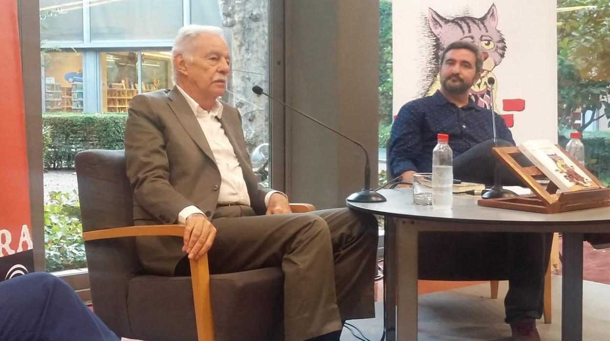 El escritor Eduardo Mendoza este jueves en Sevilla