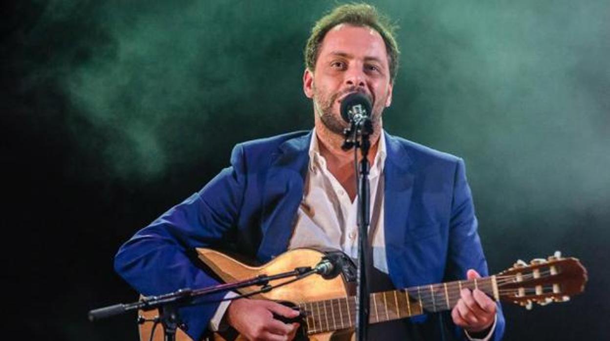 El catante portugués António Zambujo en concierto