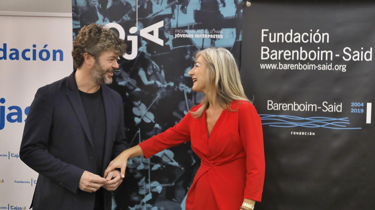 Pablo Heras-Casado y la consejera Patricia del Pozo