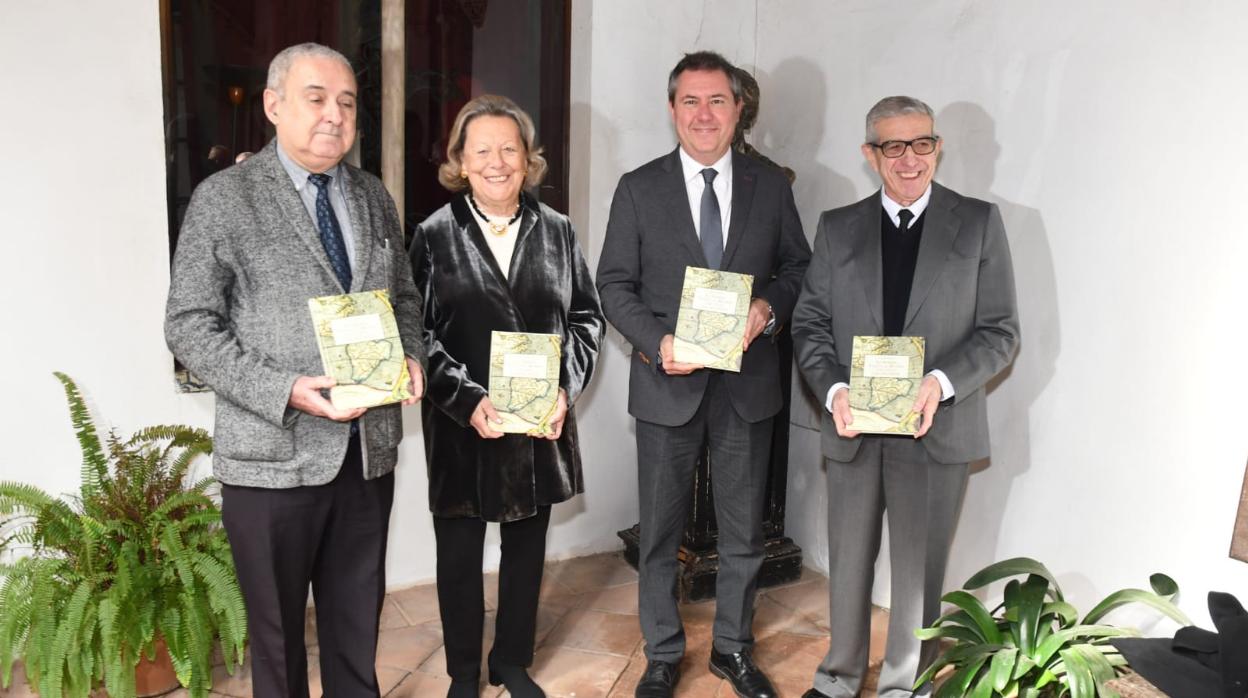 Rafael Valencia, Enriqueta Vila, Juan Espadas y Braulio Medel, este miércoles en Buenas Letras