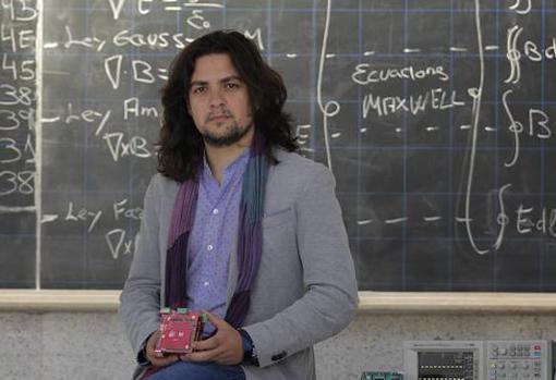 Edu Hidalgo, cantaor y profesor universitario