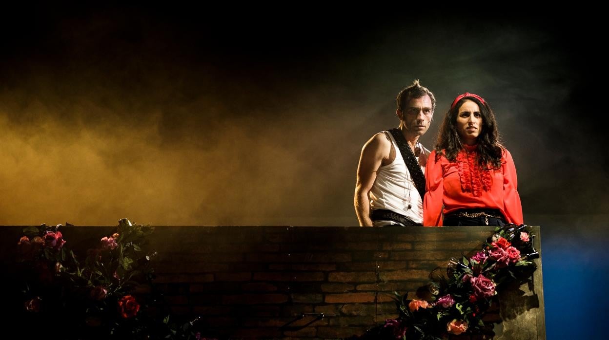 Los actores Xabier Murua y la sevillana Paula Iwasaki