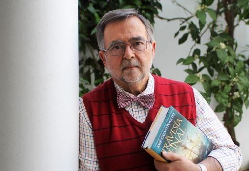 Calvo Poyato con su última novela