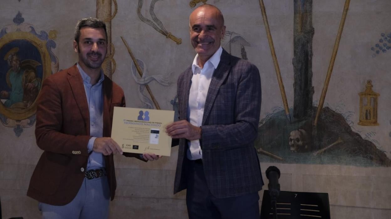 Javier Vela junto a Antonio Muñoz este miércoles en el Espacio Santa Clara