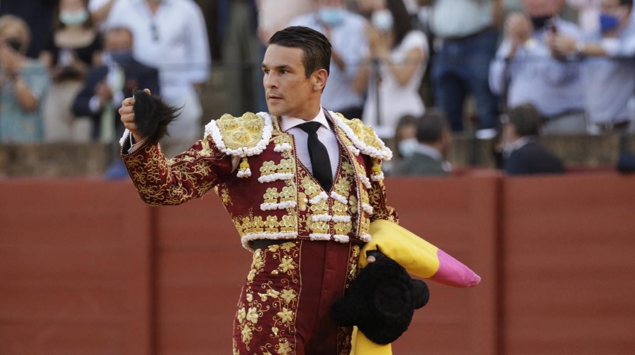José María Manzanares paseó la oreja del quinto de la tarde