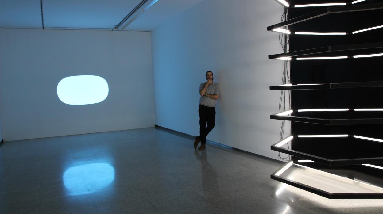 Cachito Vallés presenta &#039;Solar&#039;, una particular versión del universo a través de la luz