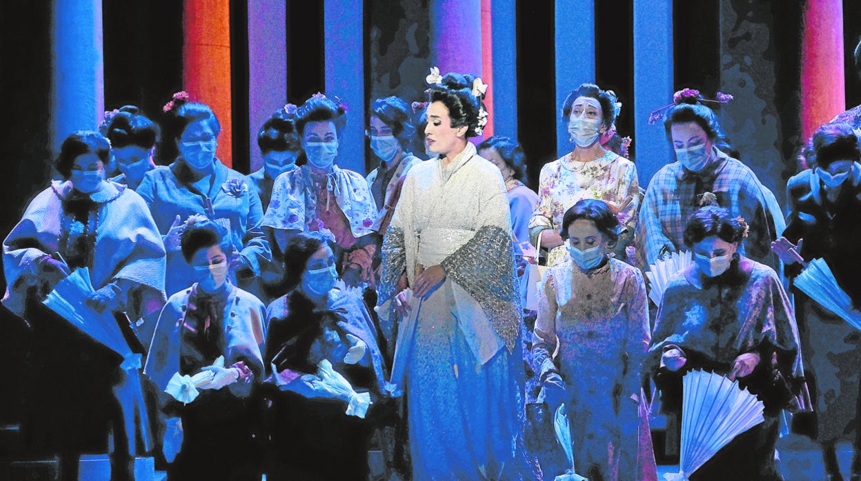 La soprano Ermonela Jaho interpreta a Madama Butterfly en esta producción