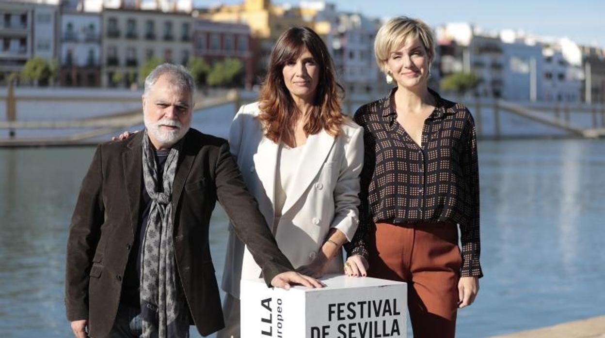 Benito Zambrano, Elia Galera y Eva Martín, en la presentación de ‘Pan de limón con semillas de amapola’